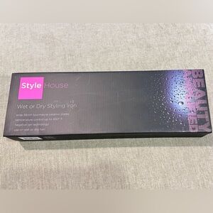Style House - Wet or Dry Styling Iron (black)